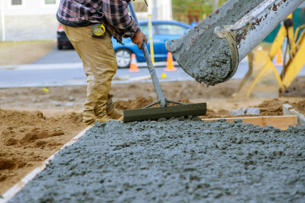 Best Commercial Concrete Contractor  in Millwood, WA